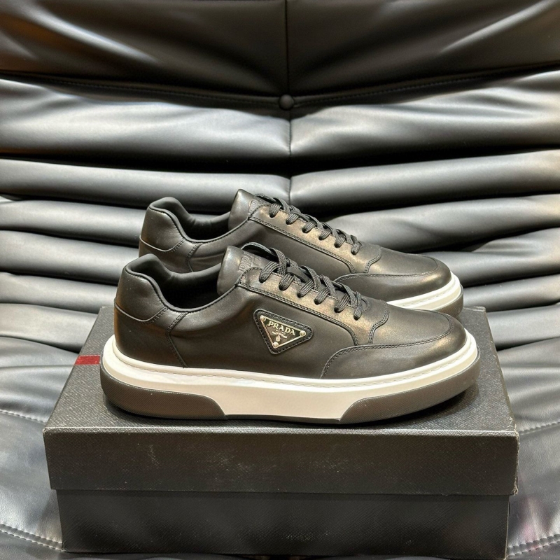 Pra*a casual shoes